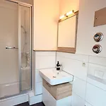 Waldapartments 아파트 *